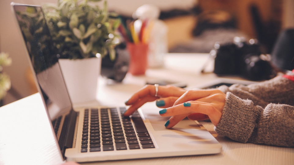 Webデザイナー、AIに仕事を奪われる？進化するAIとWebデザインの未来