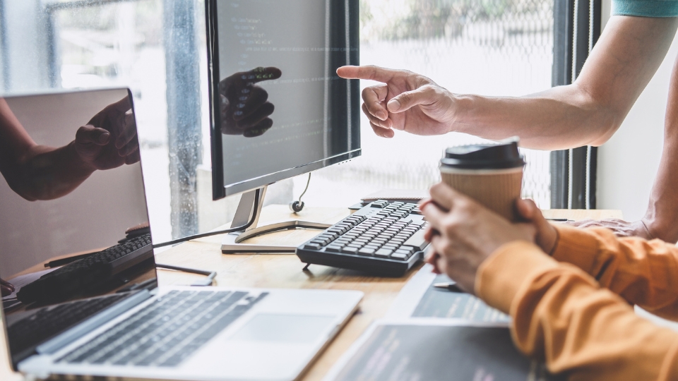 Webディレクションでフリーランスってなれる？必要スキルや案件獲得の方法を解説！